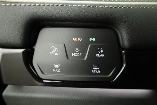 Volkswagen ID.7 Kombi Pro S 210 kW Tourer Black Style, HUD, AHK, Navi, Matrix, AreaView, Side, Winter, el. Klappe, 20-Zoll 