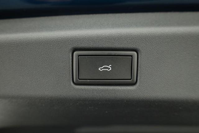 Volkswagen ID.7 Kombi Pro S 210 kW Tourer Black Style, HUD, AHK, Navi, Matrix, AreaView, Side, Winter, el. Klappe, 20-Zoll 