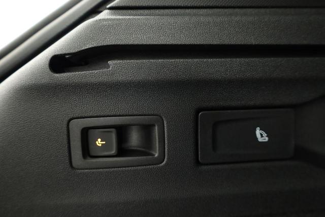 Volkswagen ID.7 Kombi Pro S 210 kW Tourer Black Style, HUD, AHK, Navi, Matrix, AreaView, Side, Winter, el. Klappe, 20-Zoll 