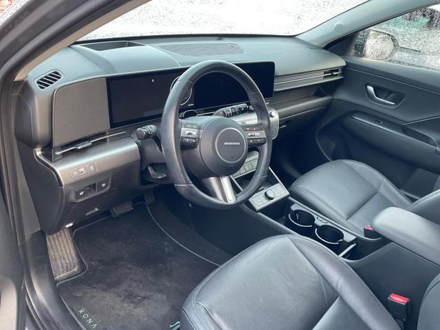 Hyundai KONA - Prime Elektro 2WD EV 65,4 kWh, Leder, BOSE, 360 Kamera, Sitzbel&uuml;ftung