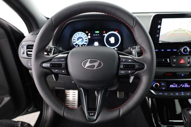 Hyundai i30 N Line 1.5 T-GDI DCT Fastback N-LINE, Navi, 18-Zoll, Kamera, LED, Winter 
