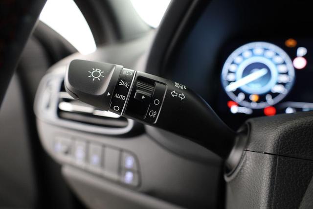 Hyundai i30 N Line 1.5 T-GDI DCT Fastback N-LINE, Navi, 18-Zoll, Kamera, LED, Winter 