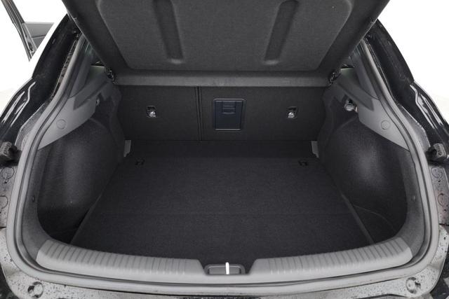 Hyundai i30 N Line 1.5 T-GDI DCT Fastback N-LINE, Navi, 18-Zoll, Kamera, LED, Winter 