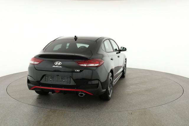 Hyundai i30 N Line 1.5 T-GDI DCT Fastback N-LINE, Navi, 18-Zoll, Kamera, LED, Winter 