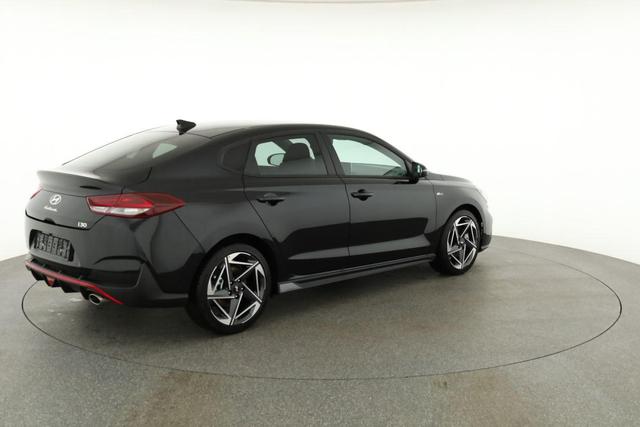 Hyundai i30 N Line 1.5 T-GDI DCT Fastback N-LINE, Navi, 18-Zoll, Kamera, LED, Winter 