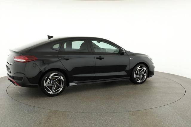 Hyundai i30 N Line 1.5 T-GDI DCT Fastback N-LINE, Navi, 18-Zoll, Kamera, LED, Winter 