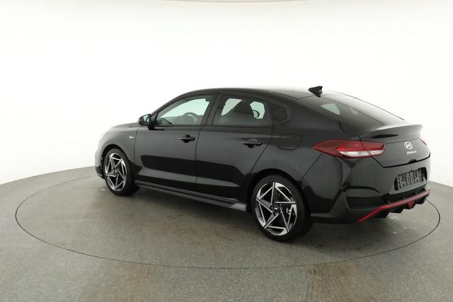 Hyundai i30 N Line 1.5 T-GDI DCT Fastback N-LINE, Navi, 18-Zoll, Kamera, LED, Winter 