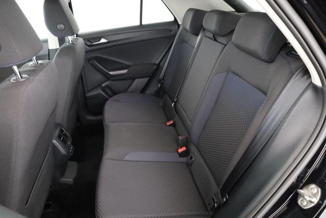 Volkswagen T-Roc United 1.5 TSI DSG, Pano, AHK, Parklenk, Winter, 17-Zoll 