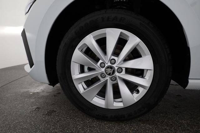 Skoda Scala Essence 1.0 TSI 130 Jahre, Sitzheizung, AppConnect, 16 Zoll, 5 J.-Garantie 
