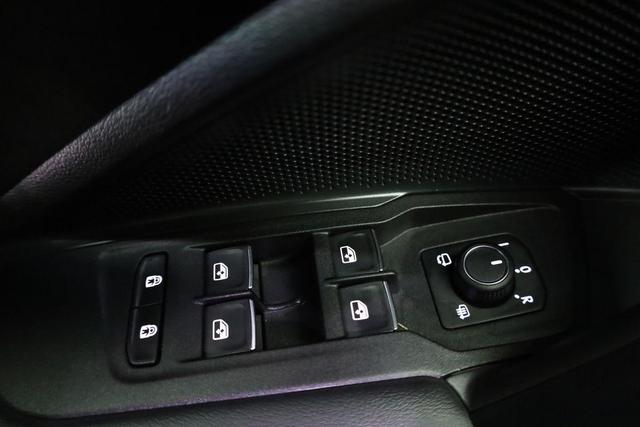 Volkswagen Tayron 1.5 TSI eHybrid 150 kW R-Line Black, HuD, AHK, AreaView, LED-Plus, Side, Navi, Winter, 5 J.-Garantie 