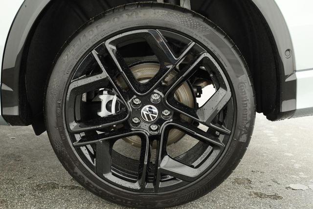 Volkswagen Tiguan 2.0 TSI 195 kW 4Motion R-Line DSG 4M Black Style, Pano, 20-Zoll, IQ.Light, AHK, Navi, Side, AreaView, Winter, sofort 