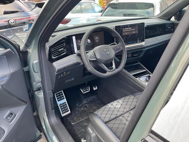 Volkswagen Tiguan - 2.0 TSI 195 kW 4Motion R-Line DSG 4M Black Style, Pano, 20-Zoll, IQ.Light, AHK, Navi, Side, AreaView, Winter, sofort