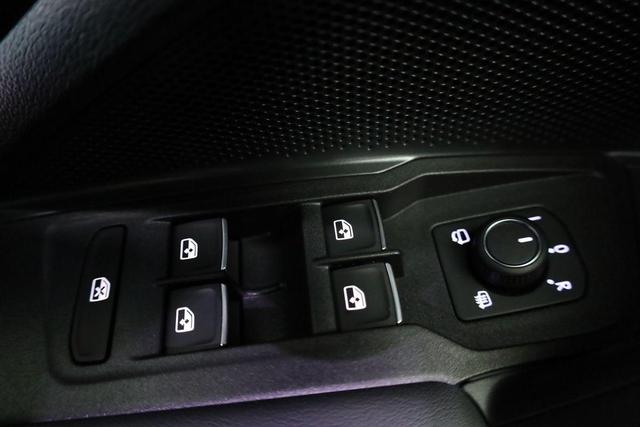Volkswagen Tiguan 1.5 TSI eHybrid 200 kW R-Line Black, Pano, 20-Zoll, AHK, AreaView, Leder Varenna 