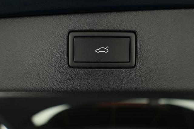 Volkswagen Tiguan 1.5 TSI eHybrid 200 kW R-Line Black, Pano, 20-Zoll, AHK, AreaView, Leder Varenna 