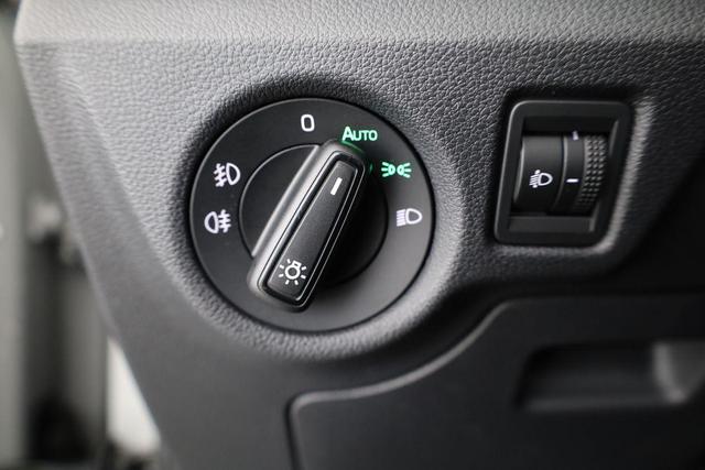 Skoda Scala Essence 1.0 TSI 130 Jahre, Sitzheizung, AppConnect, 16 Zoll, 5 J.-Garantie 