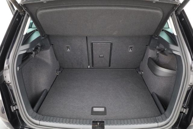 Skoda Karoq Selection 2.0 TDI DSG Selection, AHK, LED, Kamera, el. Klappe, 18-Zoll 