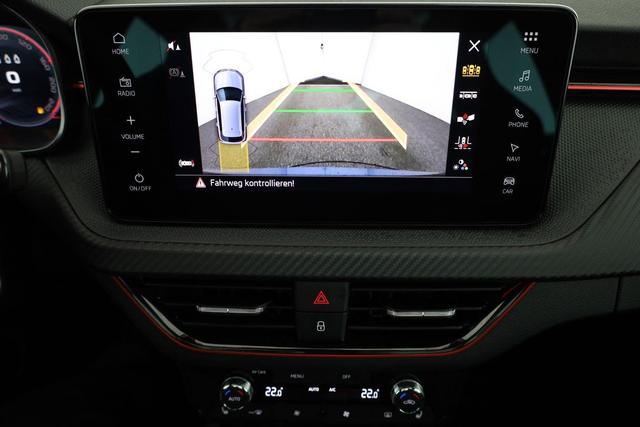 Skoda Kamiq Monte Carlo 1.0 TSI DSG Carlo, Matrix, AHK, 18-Zoll, Pano, Navi, el.Klappe, 5 J.-Garantie 