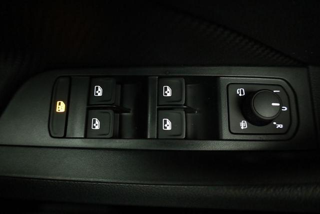 Skoda Kamiq Monte Carlo 1.0 TSI DSG Carlo, Matrix, AHK, 18-Zoll, Pano, Navi, el.Klappe, 5 J.-Garantie 