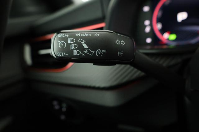 Skoda Kamiq Monte Carlo 1.0 TSI DSG Carlo, Matrix, AHK, 18-Zoll, Pano, Navi, el.Klappe, 5 J.-Garantie 