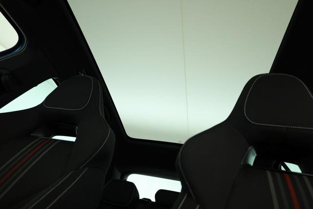 Skoda Kamiq Monte Carlo 1.0 TSI DSG Carlo, Matrix, AHK, 18-Zoll, Pano, Navi, el.Klappe, 5 J.-Garantie 