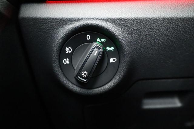 Skoda Kamiq Monte Carlo 1.0 TSI DSG Carlo, Matrix, AHK, 18-Zoll, Pano, Navi, el.Klappe, 5 J.-Garantie 