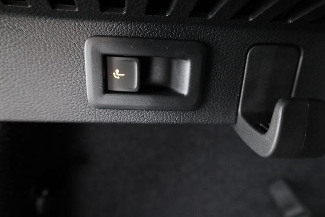 Skoda Kamiq Monte Carlo 1.0 TSI DSG Carlo, Matrix, AHK, 18-Zoll, Pano, Navi, el.Klappe, 5 J.-Garantie 