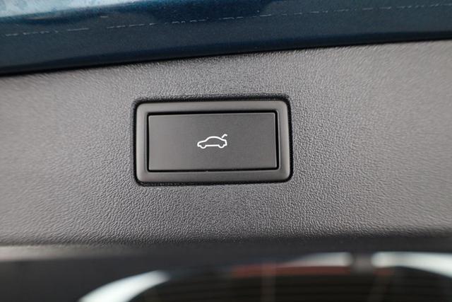 Volkswagen Tiguan 2.0 TSI 195 kW 4Motion R-Line DSG 4M Black Style, AHK, IQ.Light, 20-Zoll, Navi, Side, AreaView, Winter, sofort 