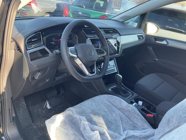 Volkswagen Touran Comfortline BMT/Start-Stopp 1.5 TSI DSG Comfortline, 7-Sitzer, AHK, Navi, FS-heizbar, Kamera, Side, Winter, 4 J.-Garantie 