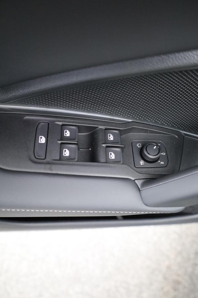 Volkswagen Tiguan 1.5 eTSI 110 kW Life DSG Life, Pano, Navi, EasyOpen, LED-Plus, 5 J.-Garantie 