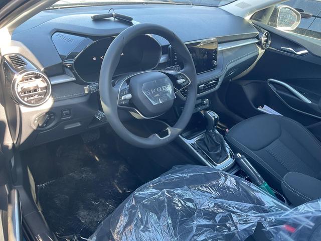 Skoda Fabia - Selection 1.0 TSI DSG Selection, KESSY, Kamera, 15-Zoll schwarz, Winter, Ladeboden