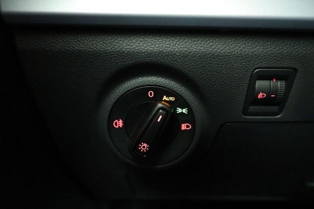 Seat Arona FR 1.5 TSI DSG FR, AHK, Navi, Winterpaket, Kamera 