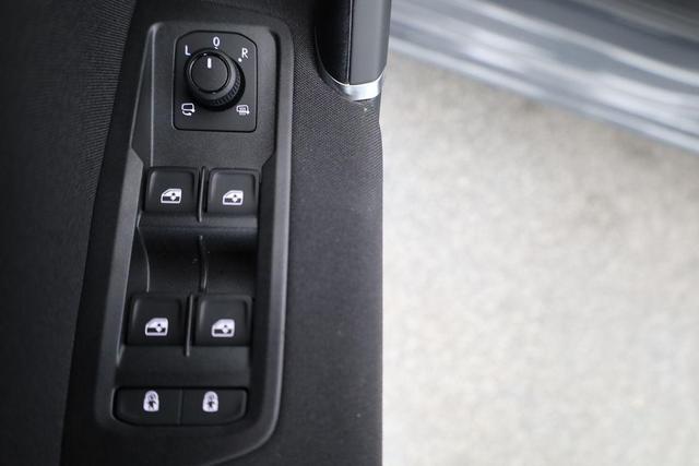 Volkswagen Touran Comfortline BMT/Start-Stopp 1.5 TSI DSG Comfortline, 7-Sitzer, AHK, Navi, FS-heizbar, Kamera, Side, Winter, 4 J.-Garantie 