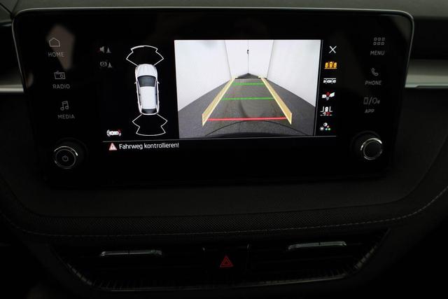 Skoda Fabia Selection 1.0 TSI DSG Selection, KESSY, Kamera, 15-Zoll schwarz, Winter, Ladeboden 