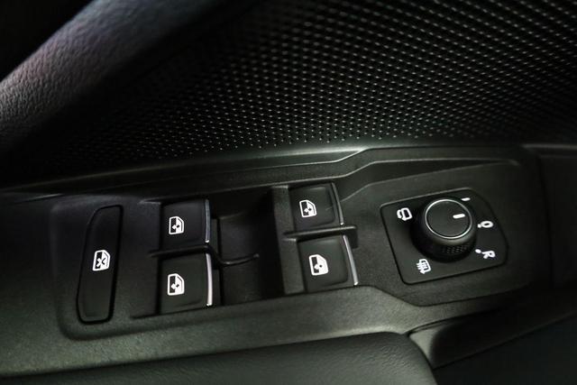 Volkswagen Tiguan 2.0 TDI 142 kW 4Motion R-Line DSG 4M Black, Pano, IQ.Light, AHK, Navi, Side, AreaView, Winter, sofort 