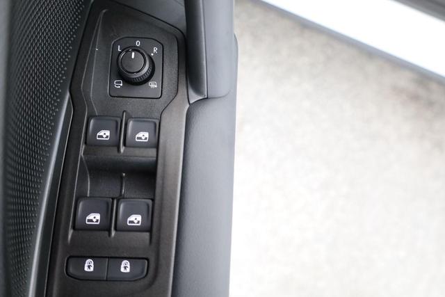 Volkswagen Tayron 1.5 TSI eHybrid 150 kW Life Life, Pano, HuD, AHK, AreaView, Side, Navi, Winter, 5-J. Garantie 