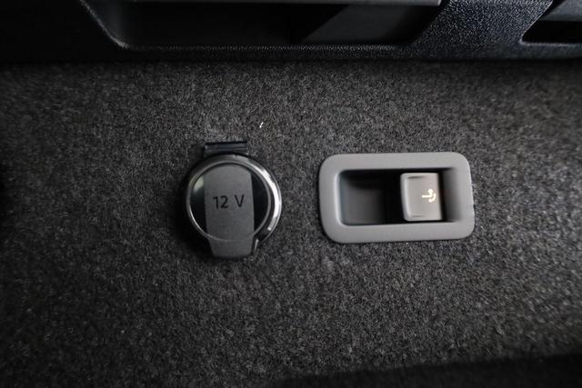 Volkswagen Tayron 1.5 TSI eHybrid 150 kW Life Life, Pano, HuD, AHK, AreaView, Side, Navi, Winter, 5-J. Garantie 