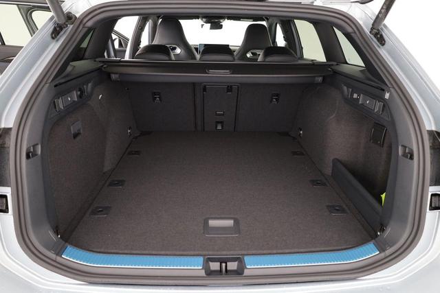 Volkswagen Passat Variant 2.0 TDI 142 kW 4Motion R-Line DSG 4M Black, AHK, IQ.Light, HUD, 19-Zoll, AreaView, Navi, Side 