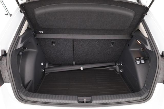 Skoda Fabia Selection 1.0 TSI 130 Jahre, LED, Kamera, Winter, Sunset, 15-Zoll 