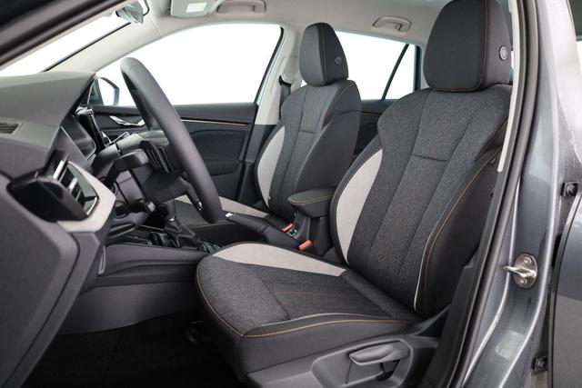 Skoda Kamiq Selection 1.0 TSI DSG 130 Jahre, AHK, LED, Side, ACC, Kamera, el. Klappe, Winter, 17-Zoll 