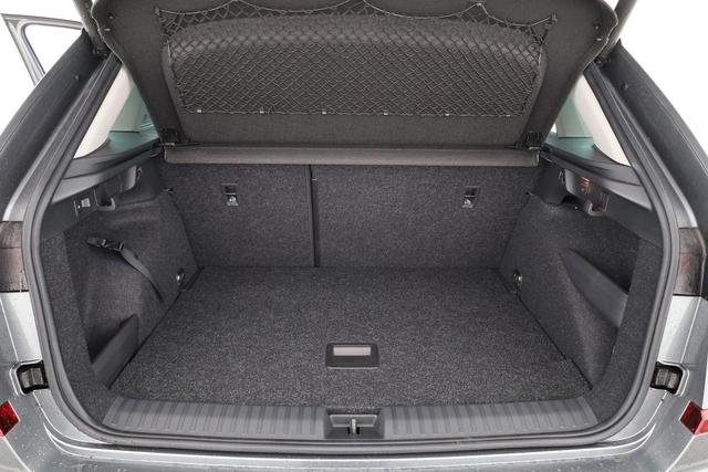 Skoda Kamiq Selection 1.0 TSI DSG 130 Jahre, AHK, LED, Side, ACC, Kamera, el. Klappe, Winter, 17-Zoll 