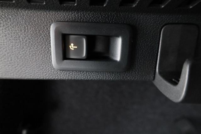 Skoda Kamiq Selection 1.0 TSI DSG 130 Jahre, AHK, LED, Side, ACC, Kamera, el. Klappe, Winter, 17-Zoll 