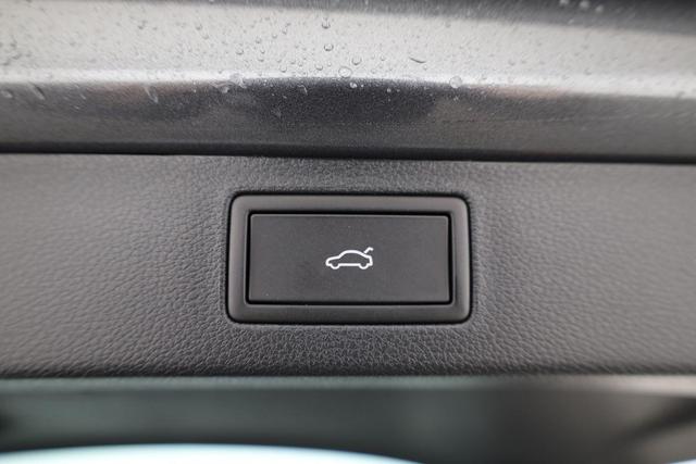 Skoda Kamiq Selection 1.0 TSI DSG 130 Jahre, AHK, LED, Side, ACC, Kamera, el. Klappe, Winter, 17-Zoll 