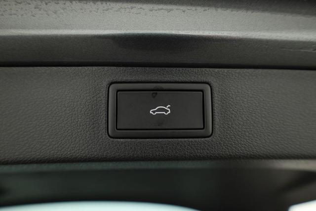 Skoda Kamiq Selection 1.0 TSI DSG 130 Jahre, LED, Side, ACC, Kamera, el. Klappe, Winter, 17-Zoll 