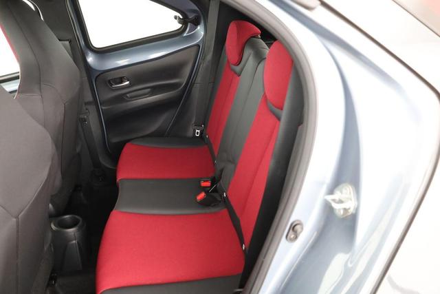 Toyota Aygo X Undercover 1.0 KAT Undercover, LED, ACC, Kamera, 18-Zoll 