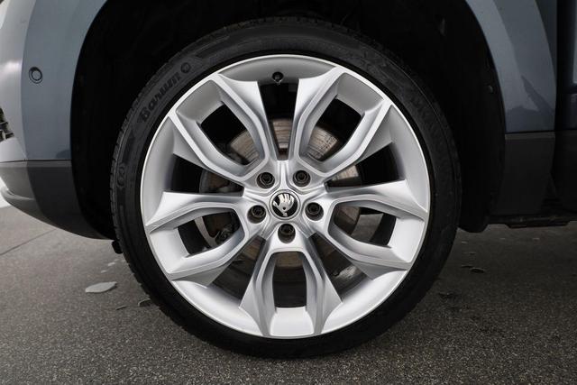 Skoda Karoq Style 1.5 TSI DSG Style, AHK, LED, Navi, el. Klappe, 1. Hand 