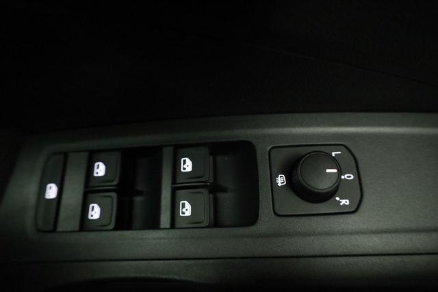 Skoda Fabia Selection 1.0 TSI 130 Jahre, LED, Kamera, Winter, Sunset, 15-Zoll 