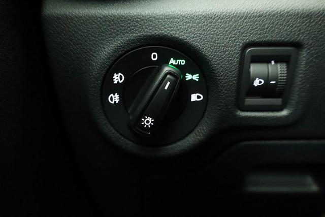 Skoda Fabia Selection 1.0 TSI 130 Jahre, LED, Kamera, Winter, Sunset, 15-Zoll 