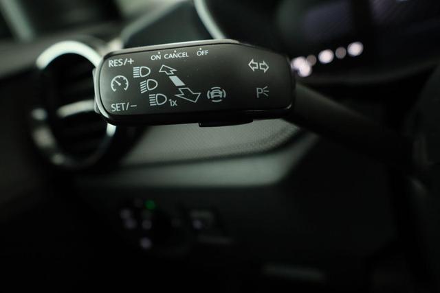 Skoda Fabia Selection 1.0 TSI 130 Jahre, LED, Kamera, Winter, Sunset, 15-Zoll 