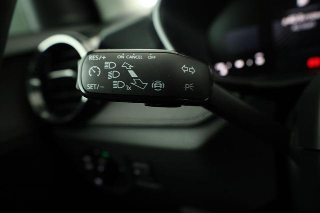 Skoda Fabia Selection 1.0 TSI 130 Jahre, LED, Kamera, Winter, Sunset, 15-Zoll 