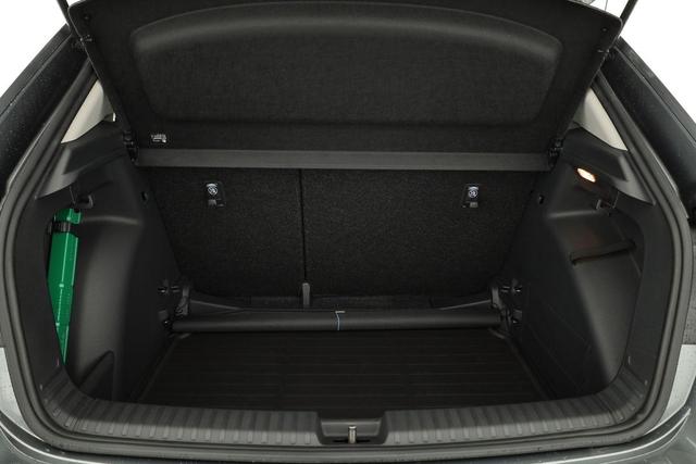 Skoda Fabia Selection 1.0 TSI 130 Jahre, LED, Kamera, Winter, Sunset, 15-Zoll 